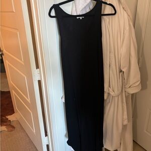 Elegant Black Sleeveless Dress